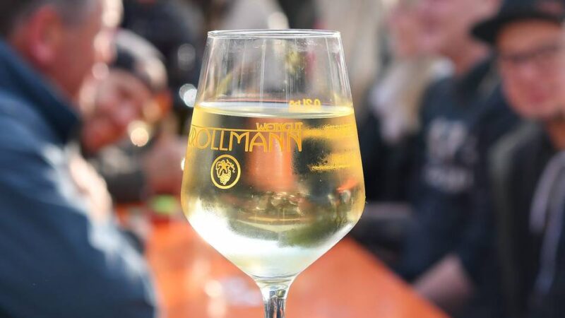 In Radevormwald gibt’s gute Tropfen: Ein Winzerdorf vor bergischer Kulisse