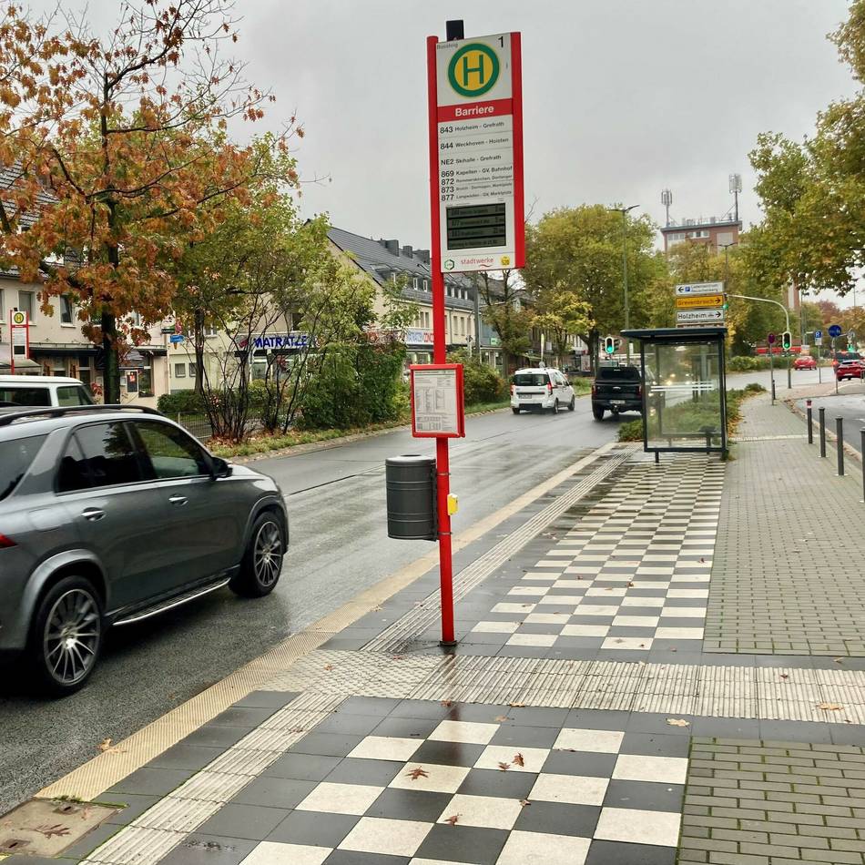 Busfahren in Neuss: Haltestellen an Gladbacher Straße werden barrierefrei
