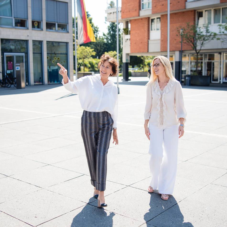 NEW-Musiksommer 2025: „Rock trifft Klassik“ – Konzertabend auf dem Rathausmarkt