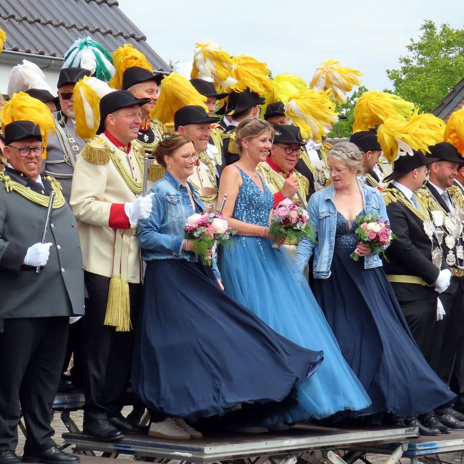 Windiger Festumzug in Hinsbeck: Glabbacher Schützen feierten mit neuer Stromversorgung