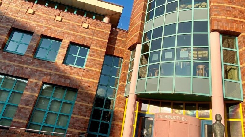 Buchvorstellung in der Stadtbibliothek Viersen: Schlüsselwerk zum Nationalsozialismus erstmals auf Deutsch erschienen