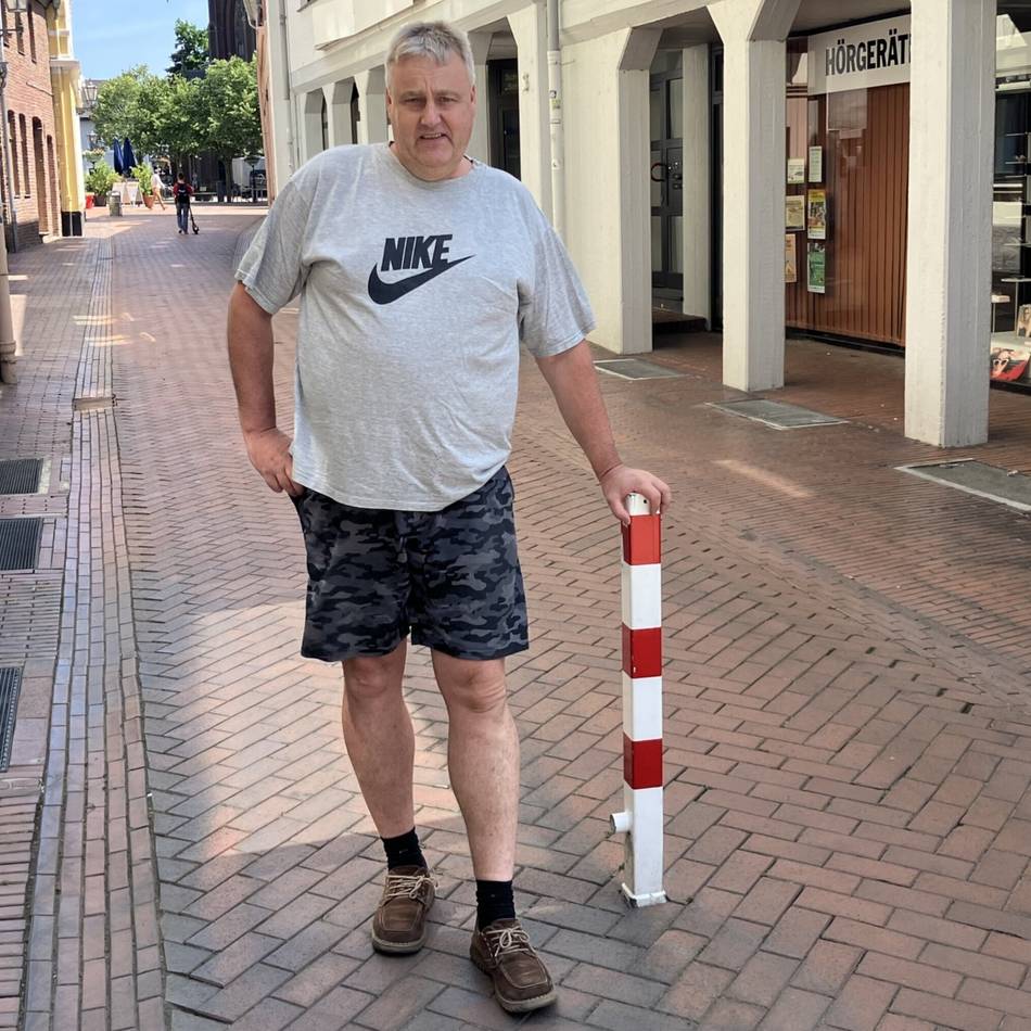 Ärger in Dülken: Geschäftsmann streitet mit Stadtverwaltung wegen Pollern