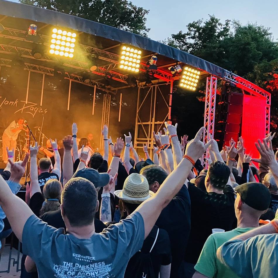 Festivalstimmung bei bestem Wetter: Schwalm-Rock lässt Schwalmtal beben