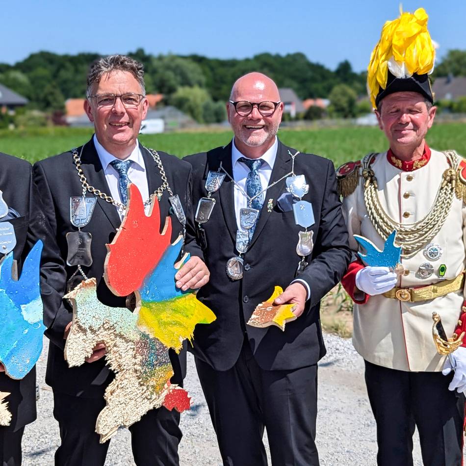 Jubiläums-Schützenfest in Schier: Mit dem 50. Schuss fiel der Vogel