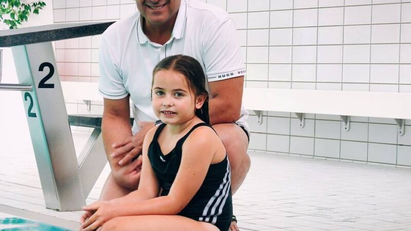 Anna Brandenburg: Goldenes Schwimmabzeichen mit sechs Jahren