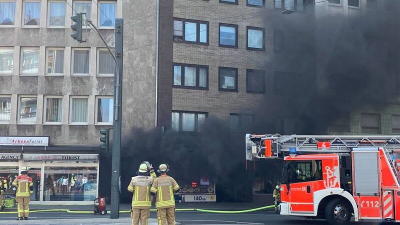 Einsatz in Düsseldorf: Brand in Tiefgarage am Worringer Platz – Sperrung ist aufgehoben