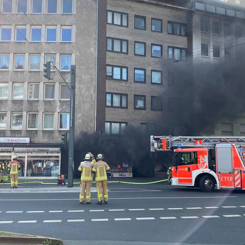 Einsatz in Düsseldorf: Brand in Tiefgarage am Worringer Platz – Sperrung ist aufgehoben