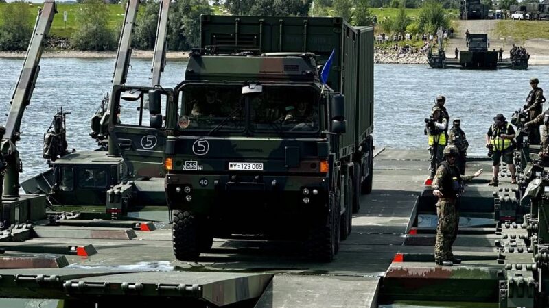 Übung „Grand Crossings“ im Kreis Kleve: So bringt die Bundeswehr im Kriegsfall Panzer über den Rhein