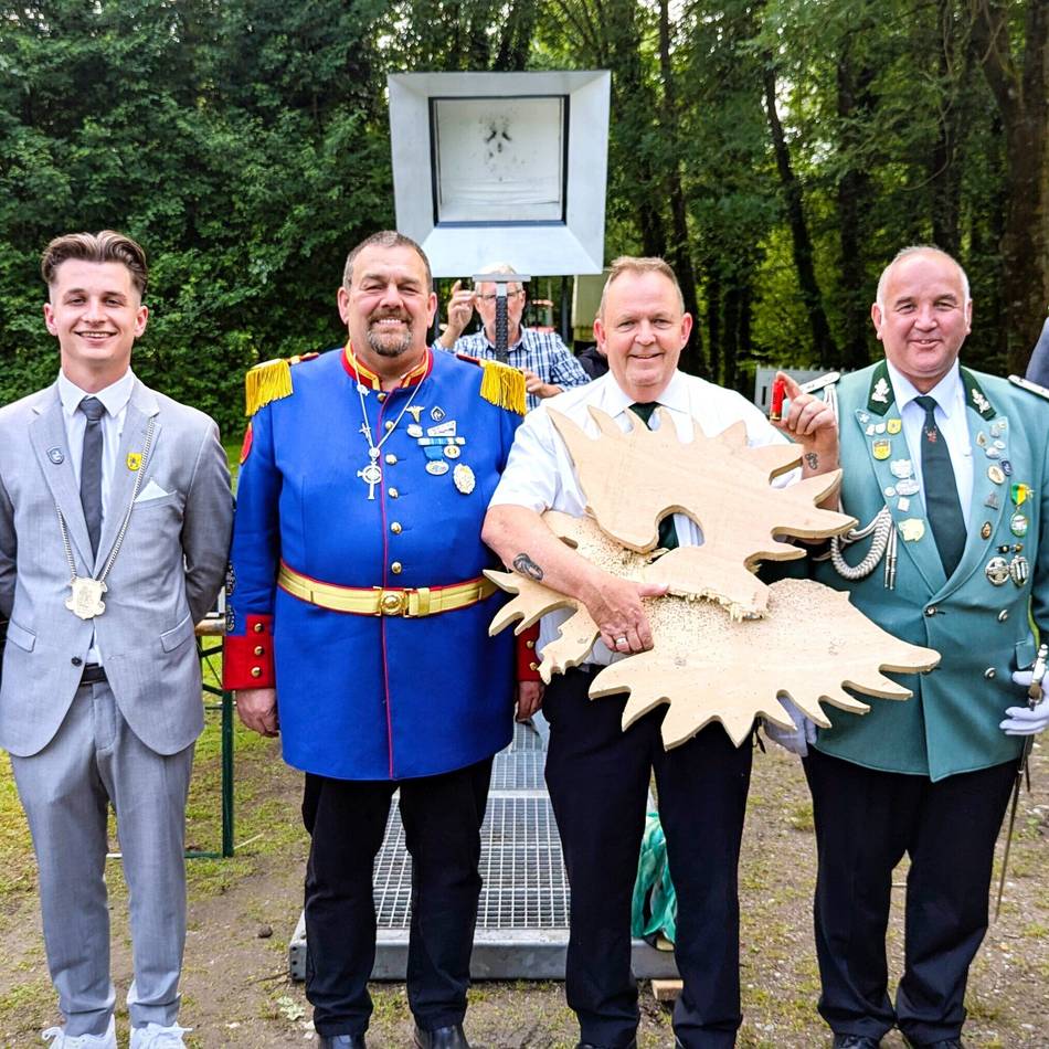 Schützenfest in Brempt: Die St.-Georg-Bruderschaft bekommt einen Kaiser