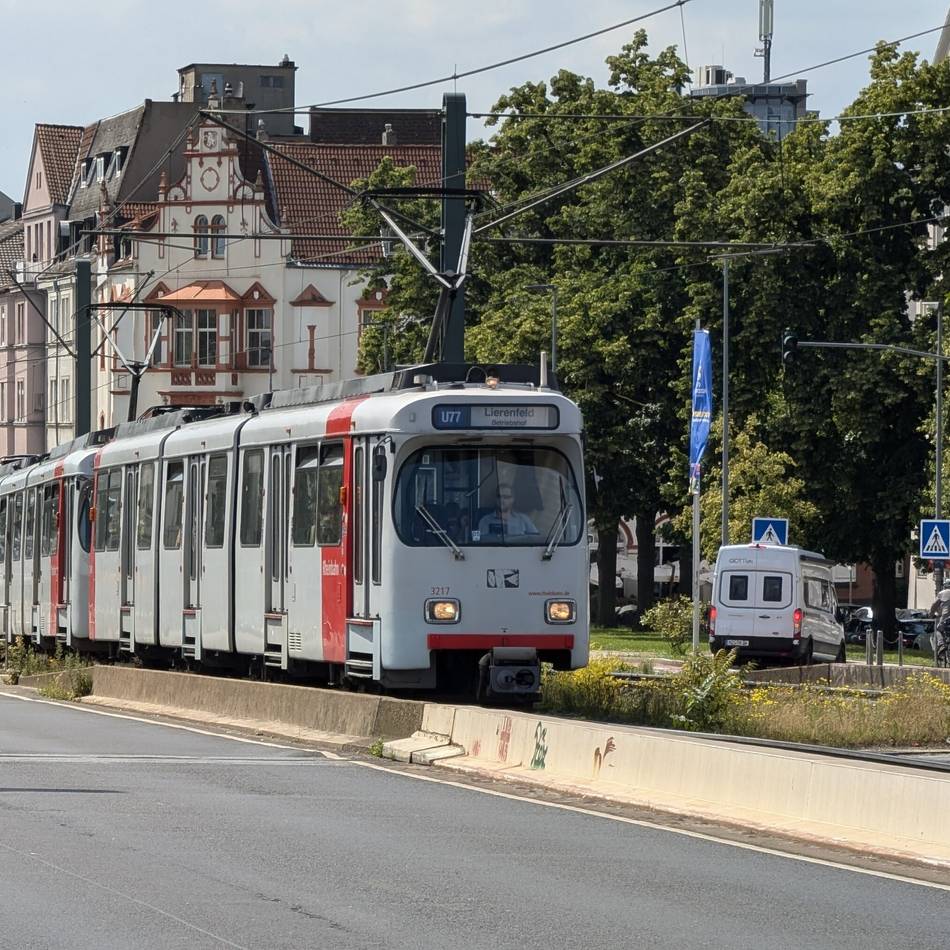 Volksfest in Düsseldorf: So geht’s in diesem Jahr mit der Rheinbahn zur Rheinkirmes