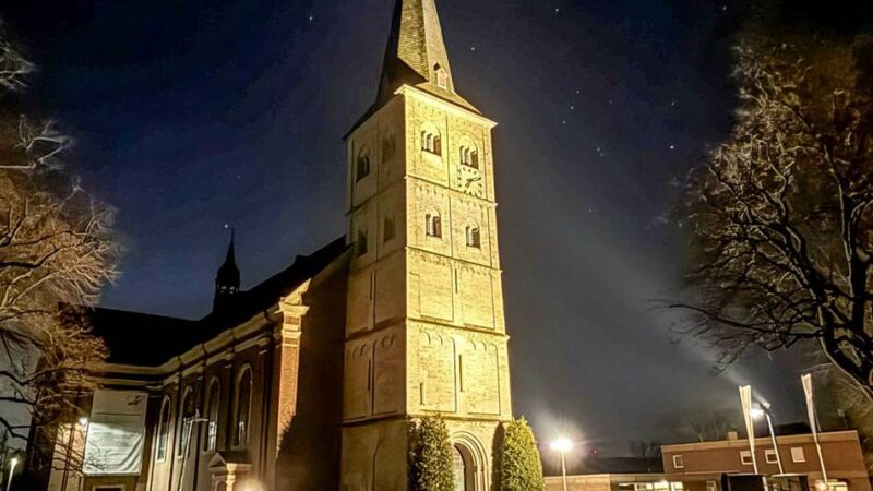 Metalldiebe auf Friedhof in Grevenbroich: Grabräuber entwischen der Polizei nur knapp