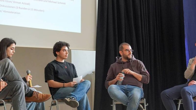 Austausch am Marie-Curie-Gymnasium: Neusser Schüler diskutieren beim Speed-Dating über Antisemitismus