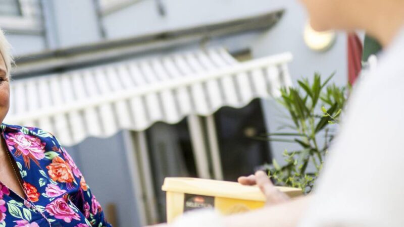 Heim-Besuch am Tag der Pflegenden: Anleitung für Trittleitern – „Der bürokratische Wust wird immer schlimmer“
