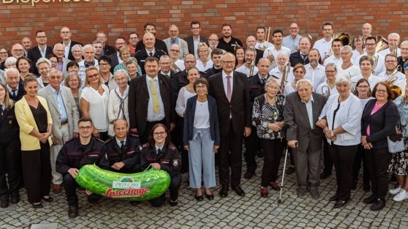 Städtepartnerschaft zwischen Hückeswagenund Königs Wusterhausen: Bergisch-brandenburgische Freundschaft besiegelt