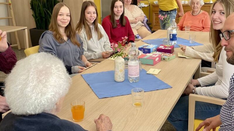 Generationenprojekt in Grevenbroich: Schüler engagieren sich im Seniorenhaus Lindenhof