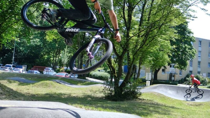 Pumptrack-Anlage in West eröffnet: „Das Warten hat sich gelohnt“