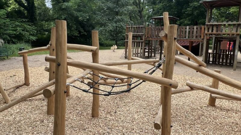Schlosspark Neersen: Neues Klettergerüst ersetzt das Schiebehaus