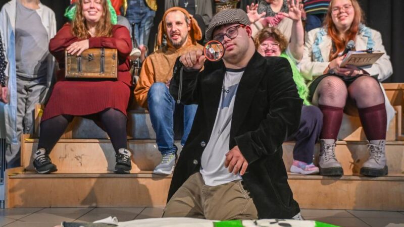 Aufführung im Lise-Meitner-Gymnasium: Inklusives Theater zeigt Krimi in Anrath