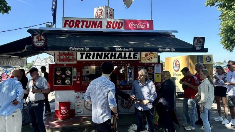 Streit um Kult-Kiosk in Düsseldorf: Klage abgewiesen – Betreiber bleiben vorerst im Fortuna-Büdchen