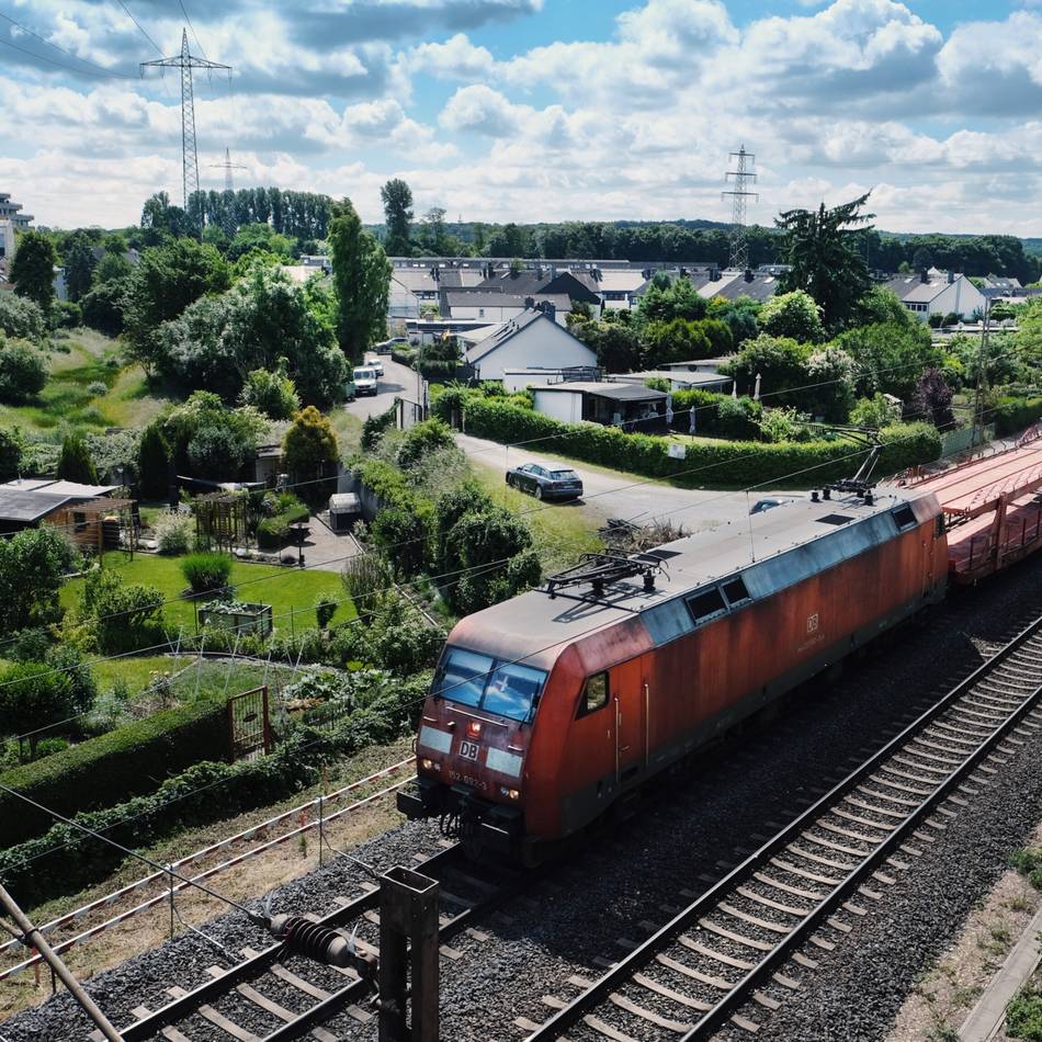 Erfolg dank Hartnäckigkeit: Lärmschutzwand an den Haarbach Höfen wird gebaut