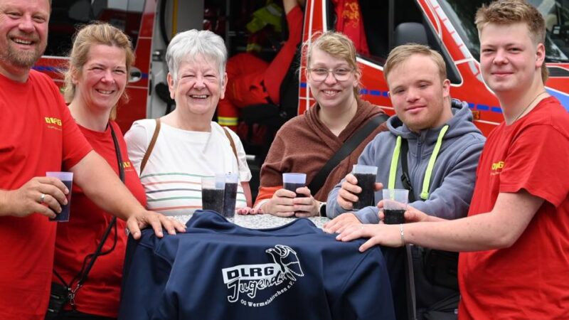 60 Jahre Rettungsschwimmer in Wermelskirchen: DLRG feiert Geburtstag auf großer Bühne