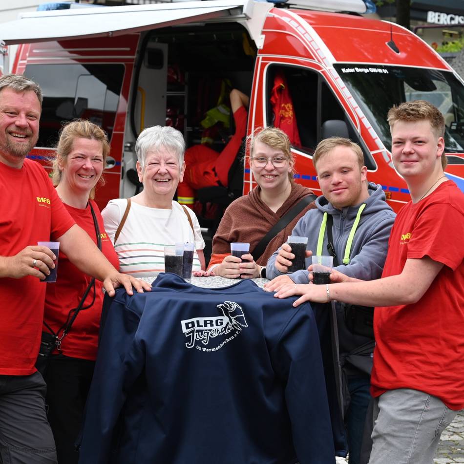 60 Jahre Rettungsschwimmer in Wermelskirchen: DLRG feiert Geburtstag auf großer Bühne