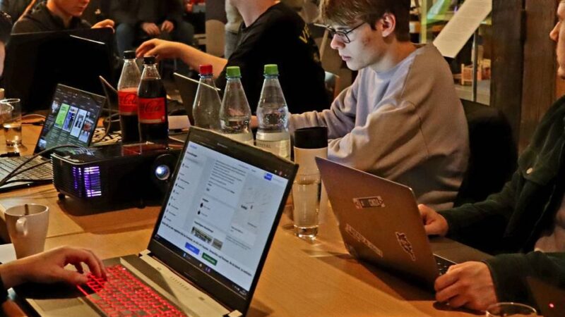 Dritte Hacking-Party auf dem Tuppenhof: Programmieren für die Kaarster Kultur
