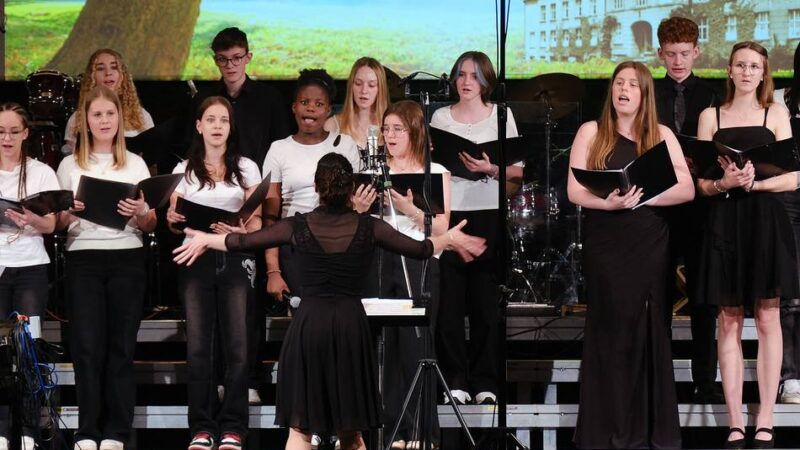 Sommerkonzerte der Liebfrauenschule: Schüler präsentieren „Klangfarben der Freude“