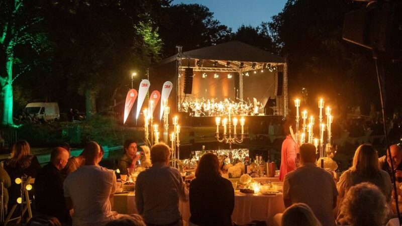 Open-Air-Konzert im Rosengarten: Neusser Klassiknacht mit Shakespeare, Feuerwerk und viel „Jeföhl“