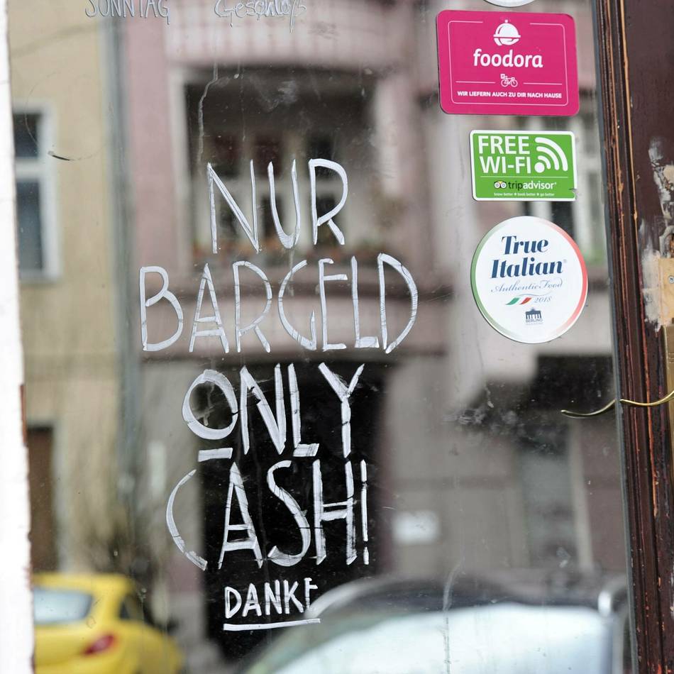 Kartenzahlung in Düsseldorfer Restaurants: Cash only? Stellt euch bitte nicht so an!