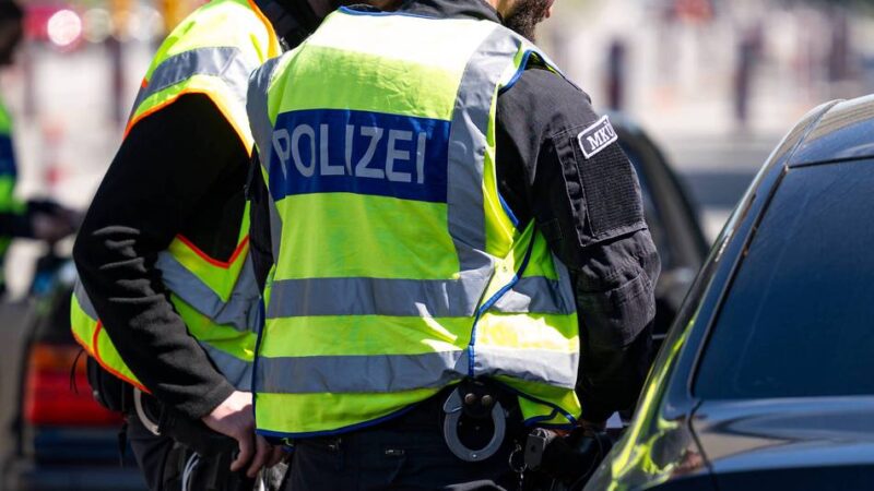 Blaulicht in Düsseldorf : Vennhausen gerät in das Visier von Einbrechern