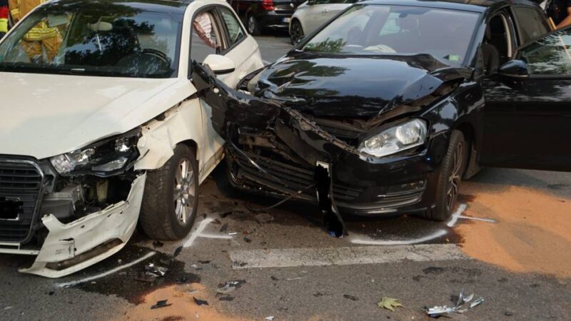 Einsatz für die Feuerwehr: Zwei Verletzte bei Unfall im Innenstadtbereich