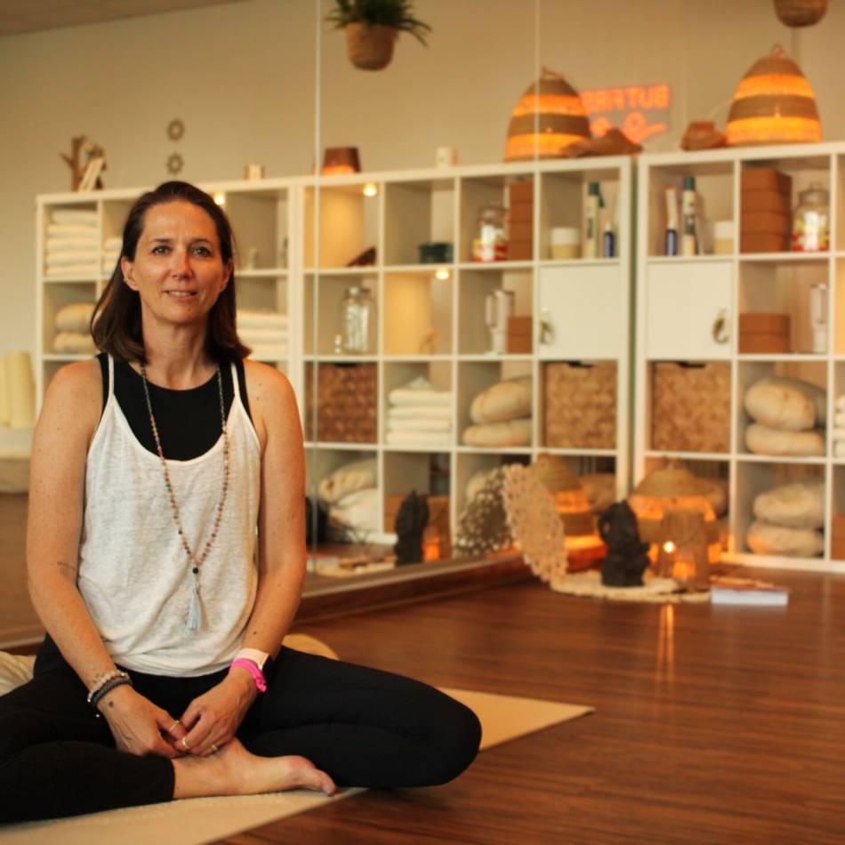 Yoga-Studio im Duisburger Süden: Erst Lamas streicheln, dann die Tiefenentspannung