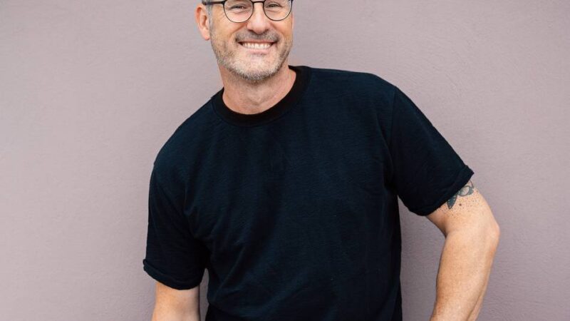 Lesung in Korschenbroicher Buchhandlung: Mathias Berg stellt dritten Band der Reihe „Die Kriminalistinnen“ vor