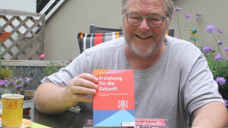 Viersener verfasst Fachbuch: Das Bauvolk der kommenden Welt