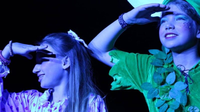 Unterstufentheater am Freiherr-vom Stein-Gymnasium Leverkusen: Mit Flugbegleiter Peter Pan in eine zauberhafte Welt