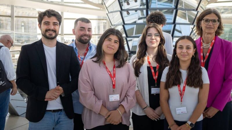Ehrung im Bundestag: Moerser Schüler erhalten Demokratie-Preis