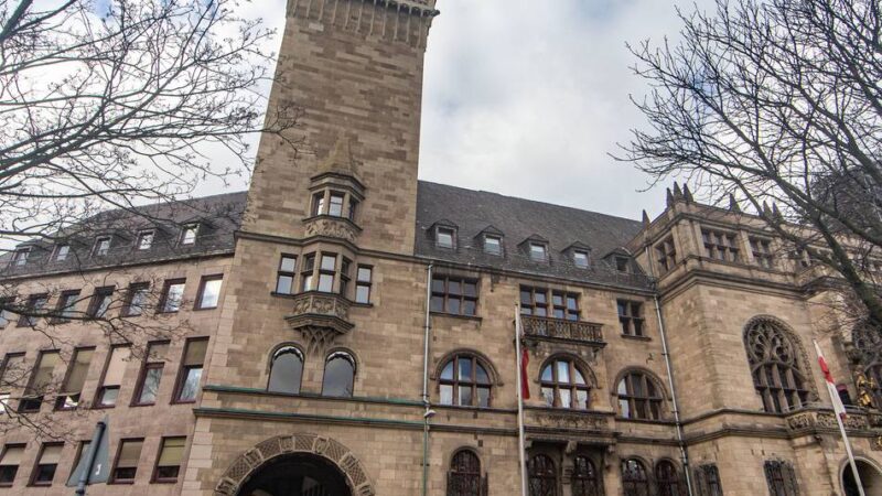 Verwaltung hat Vorfall untersucht: Mitarbeiter der Stadt Duisburg soll islamfeindliches Bild verschickt haben