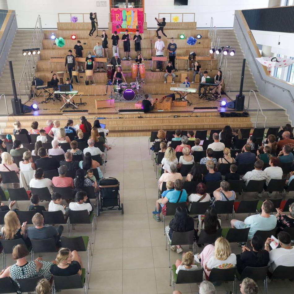 Schulkonzert an der Realschule An der Fleuth: Fleuthkinder begeistern mit Musik