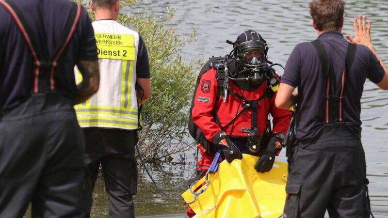 Unglück in Leverkusen: Feuerwehr kann 40-Jährigen nur noch tot aus Silbersee bergen