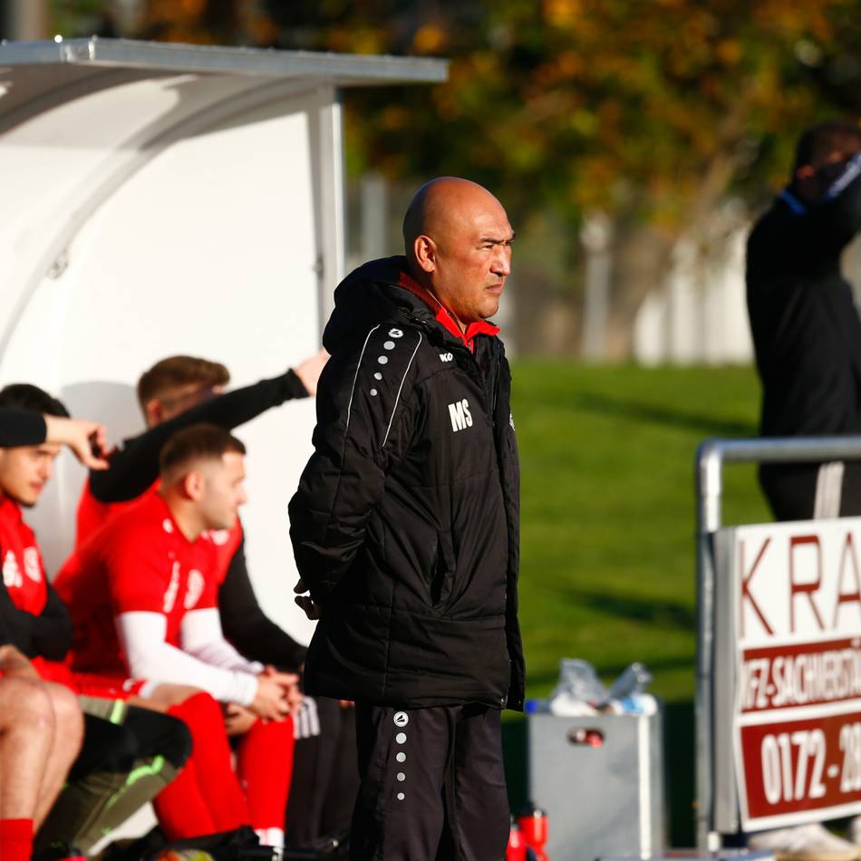 Nach 15 Jahren: Warum Surtebayev sein Traineramt bei den Red Stars niederlegt