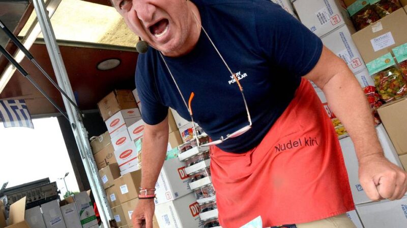 Gilde der Marktschreier in Neuss: „Seine Nudeln sind ohne Eier, genauso wie er“