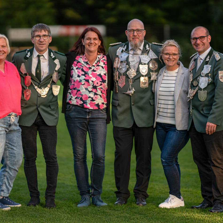 Volksfeststimmung in Kapellen: Vier Tage Kirmes im Dorf mit K.