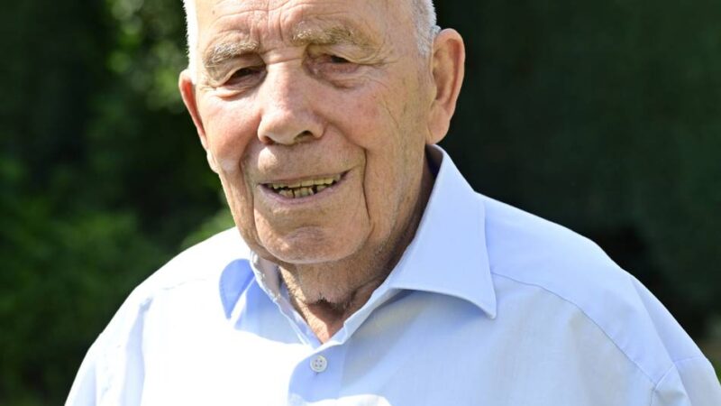 Besonderer Geburtstag in Mönchengladbach: Den Führerschein gab er mit 90 ab – jetzt feiert Johann „Hans“ Ludwig seinen 100.
