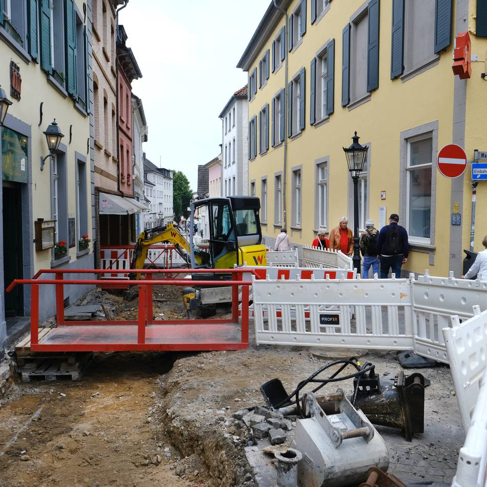 Düsseldorfer Straße: Nach langer Verzögerung wird jetzt gepflastert