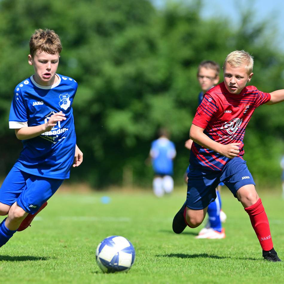 Über 80 Jugendmannschaften spielen Fußball : Turnierreigen in Birten mit einem Aufreger