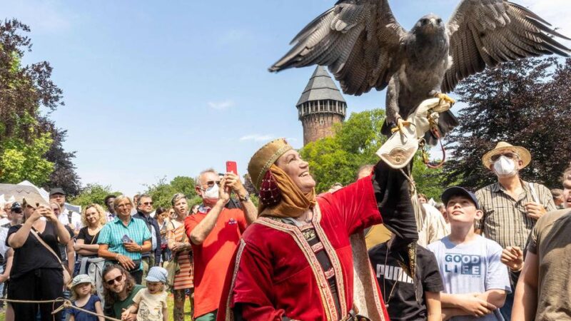An diesem Pfingstwochenende: Das muss man zum Flachsmarkt an Burg Linn wissen