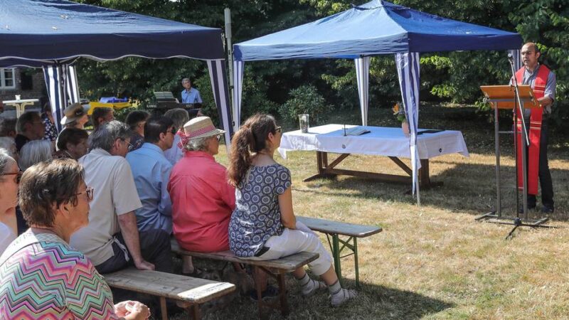 Open-Air-Gottesdienst in Meerbusch: Gemeinsam beten an Haus Meer