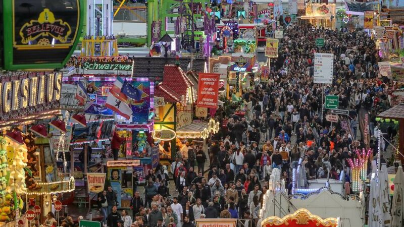Schützen haben Rheinwiese übernommen: Düsseldorfer Rheinkirmes 2025 – Der Aufbau beginnt in den kommenden Tagen