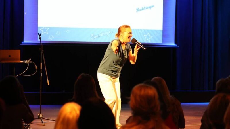 Offenes Angebot in Mönchengladbach: „Das Rudelsingen setzt Glückshormone frei“